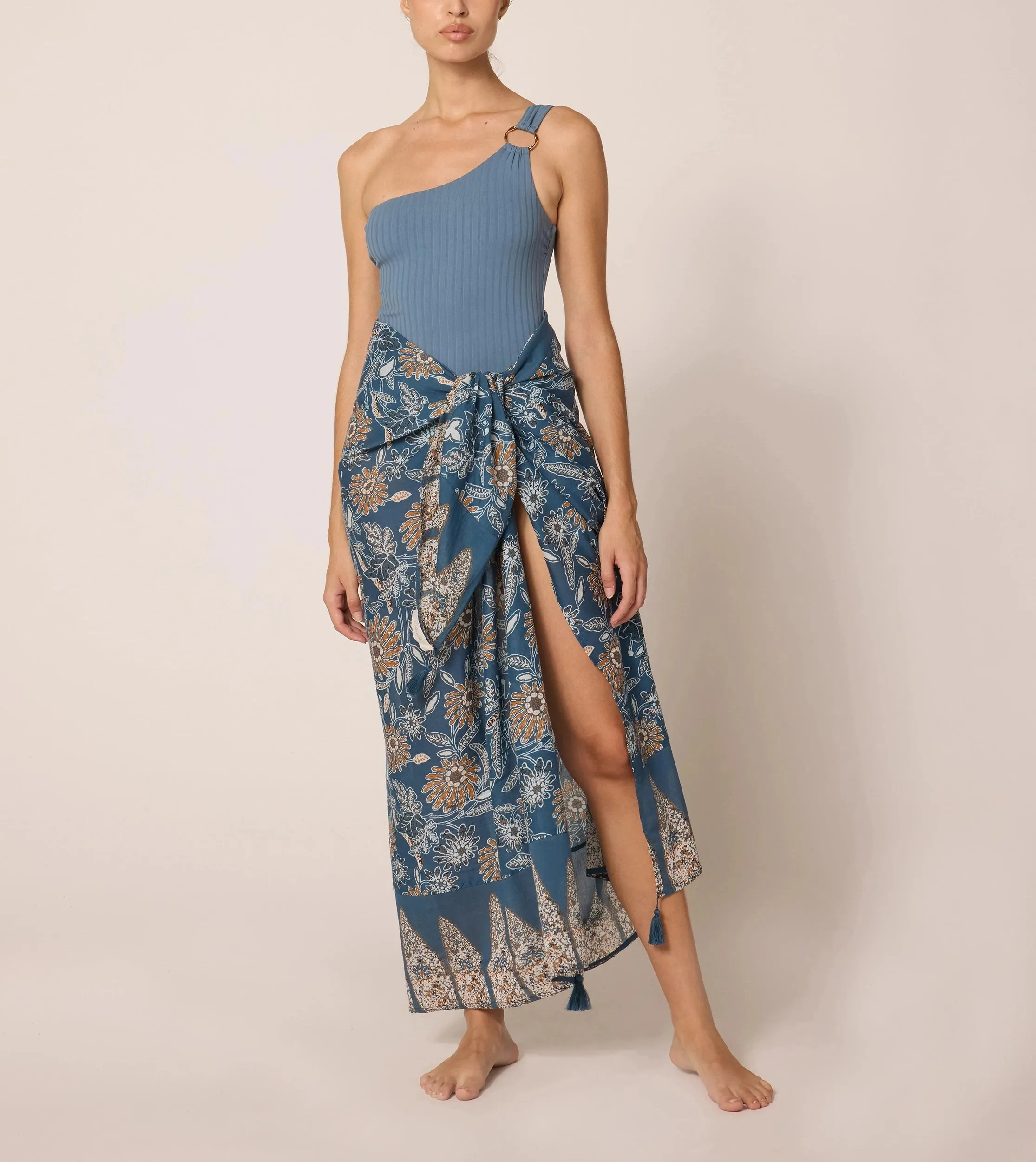 Artemis Sarong | Magnolia