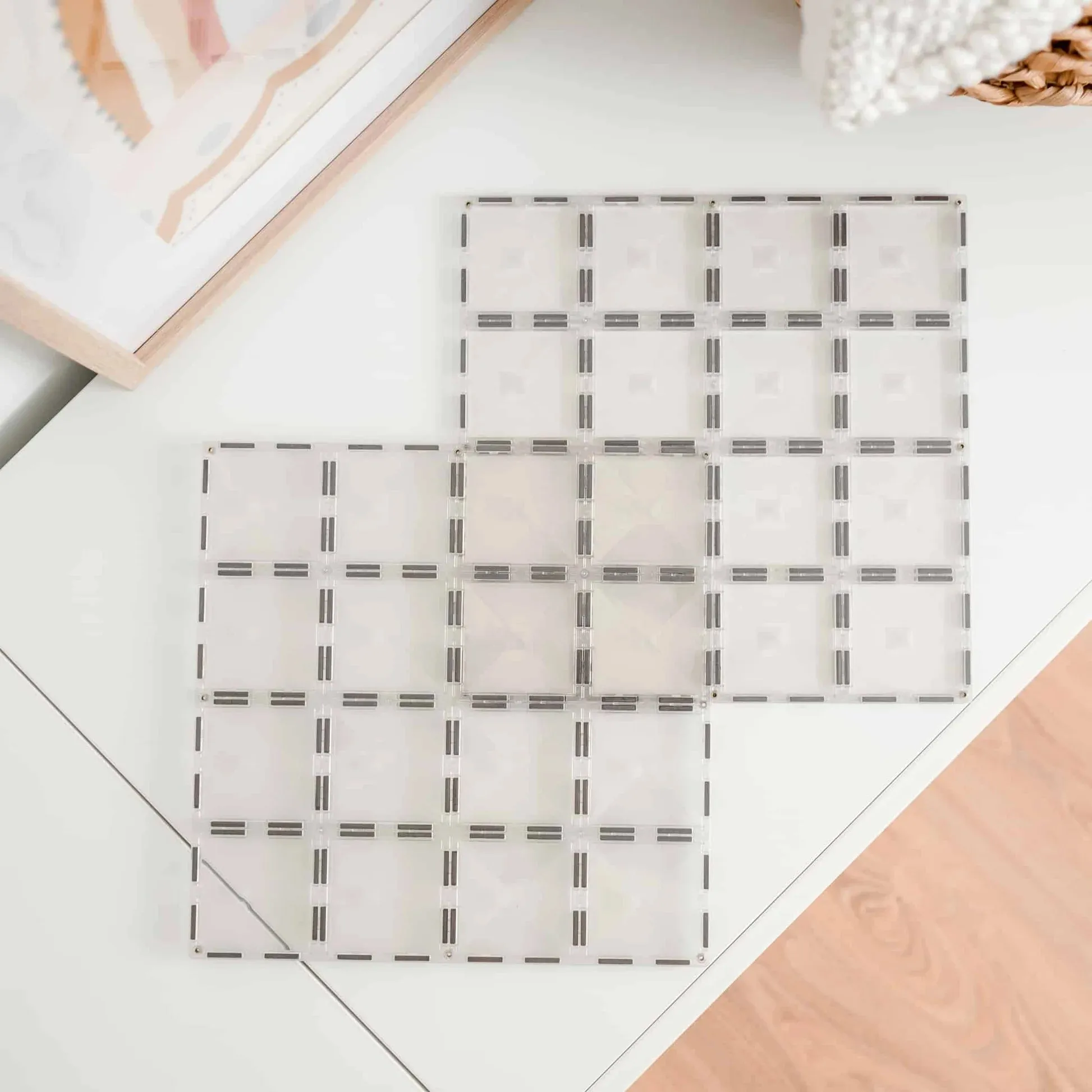 Connetix magnetic tiles Clear base 2 pack