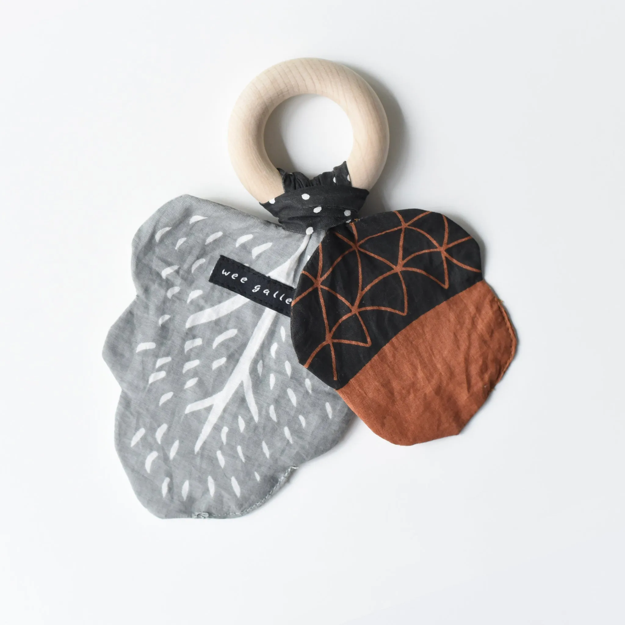 Crinkle Teether - Acorn