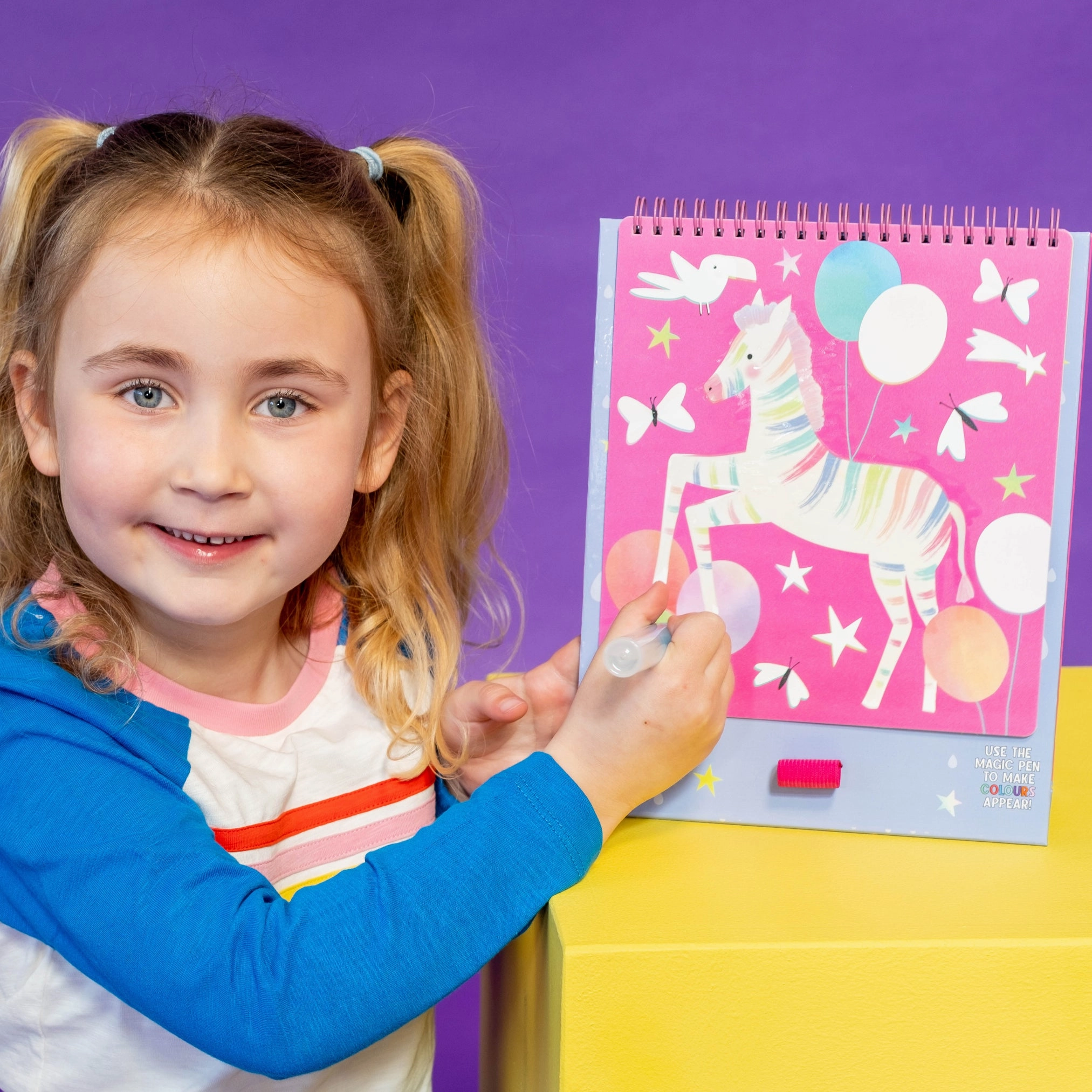 Floss & Rock Magic Colour Changing Watercard Easel and Pen - Fantasy