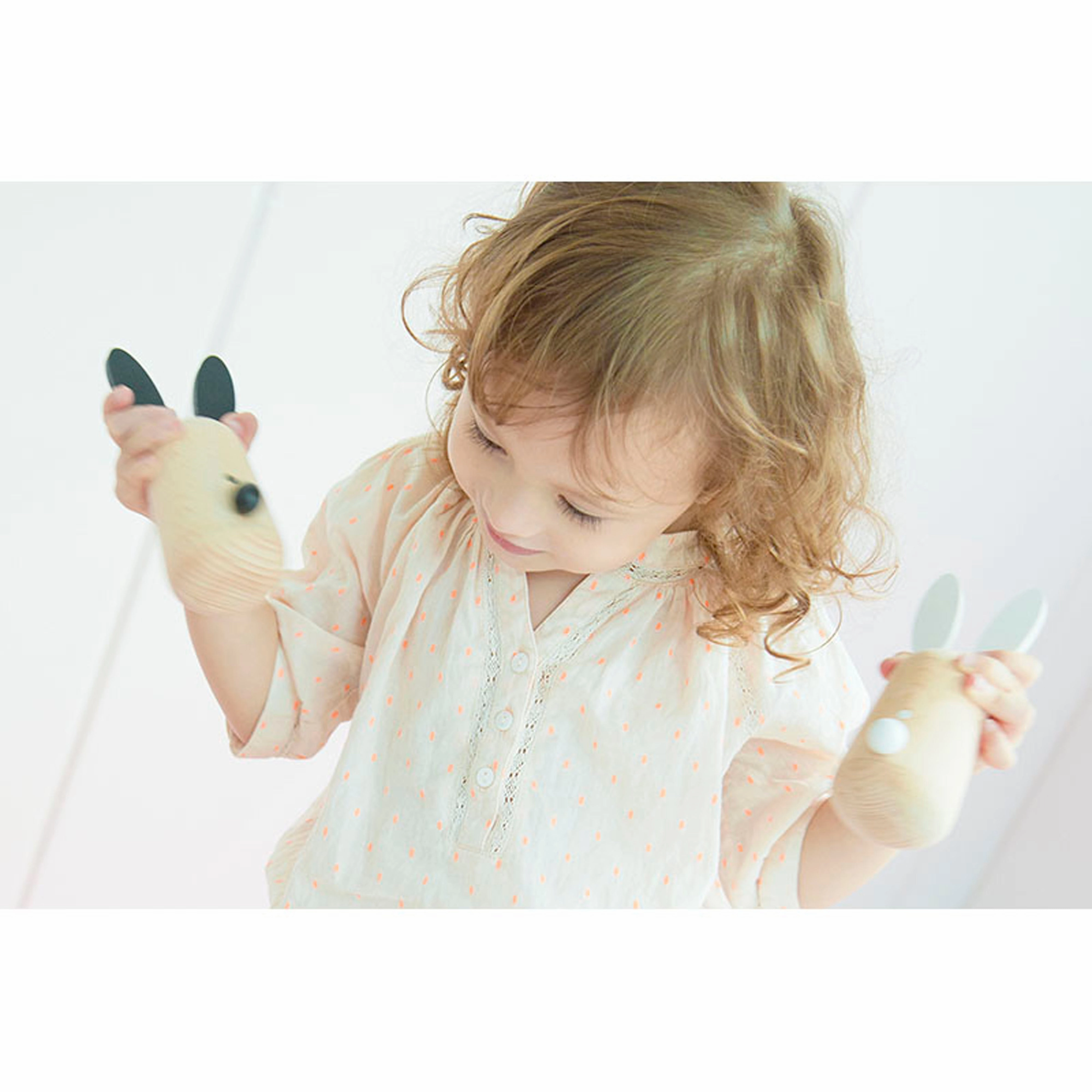 kiko  & gg* A Pair of Loving Musical Rabbits