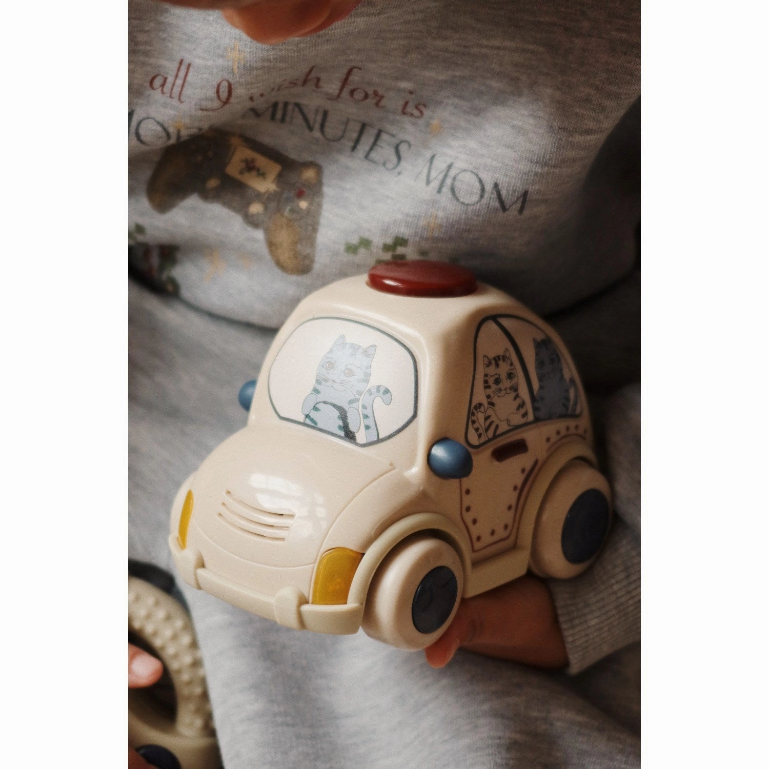 Konges Sljd Beige Remote Control Police Car