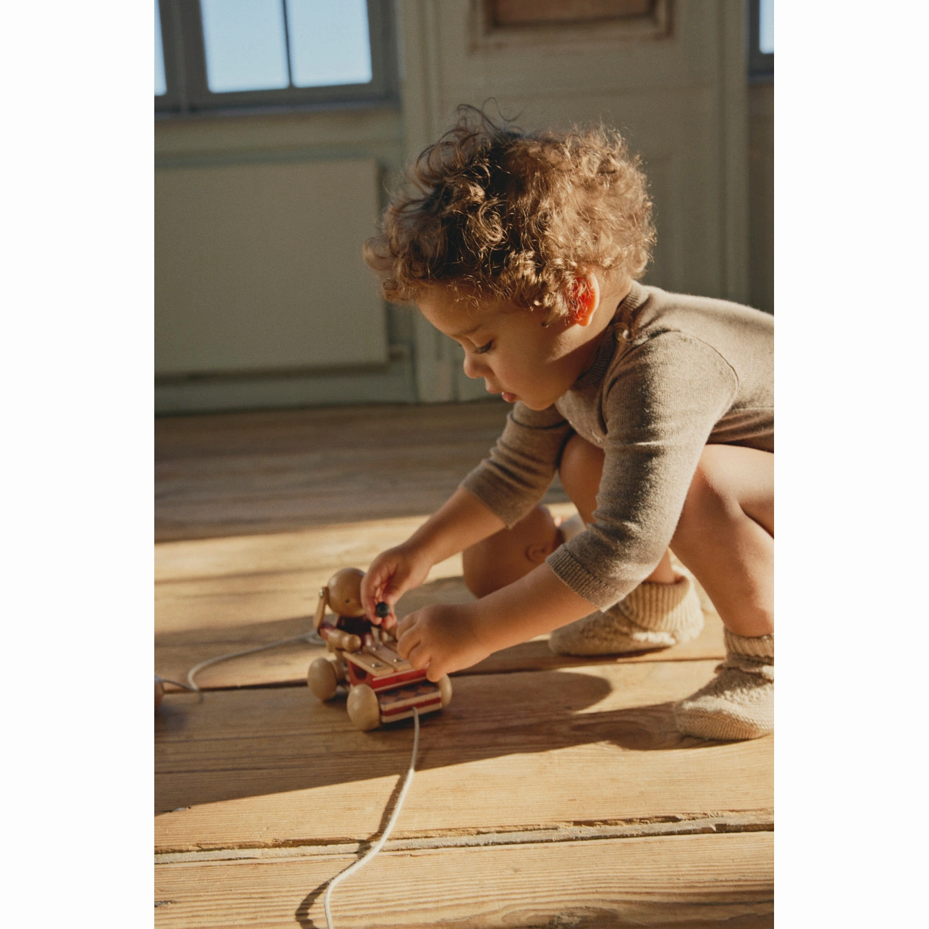 Konges Sljd Wooden Pull Bunny Music FSC Bell Boy Red One Size