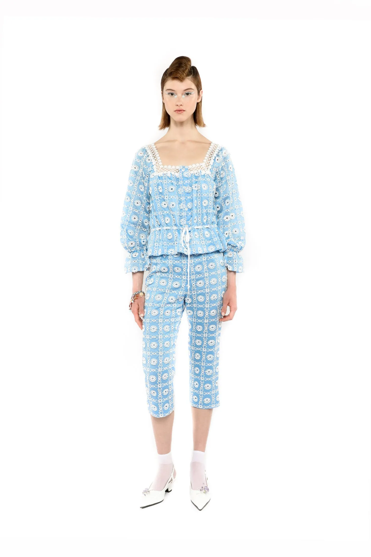 Lattice Lace Embroidery Capri Pants