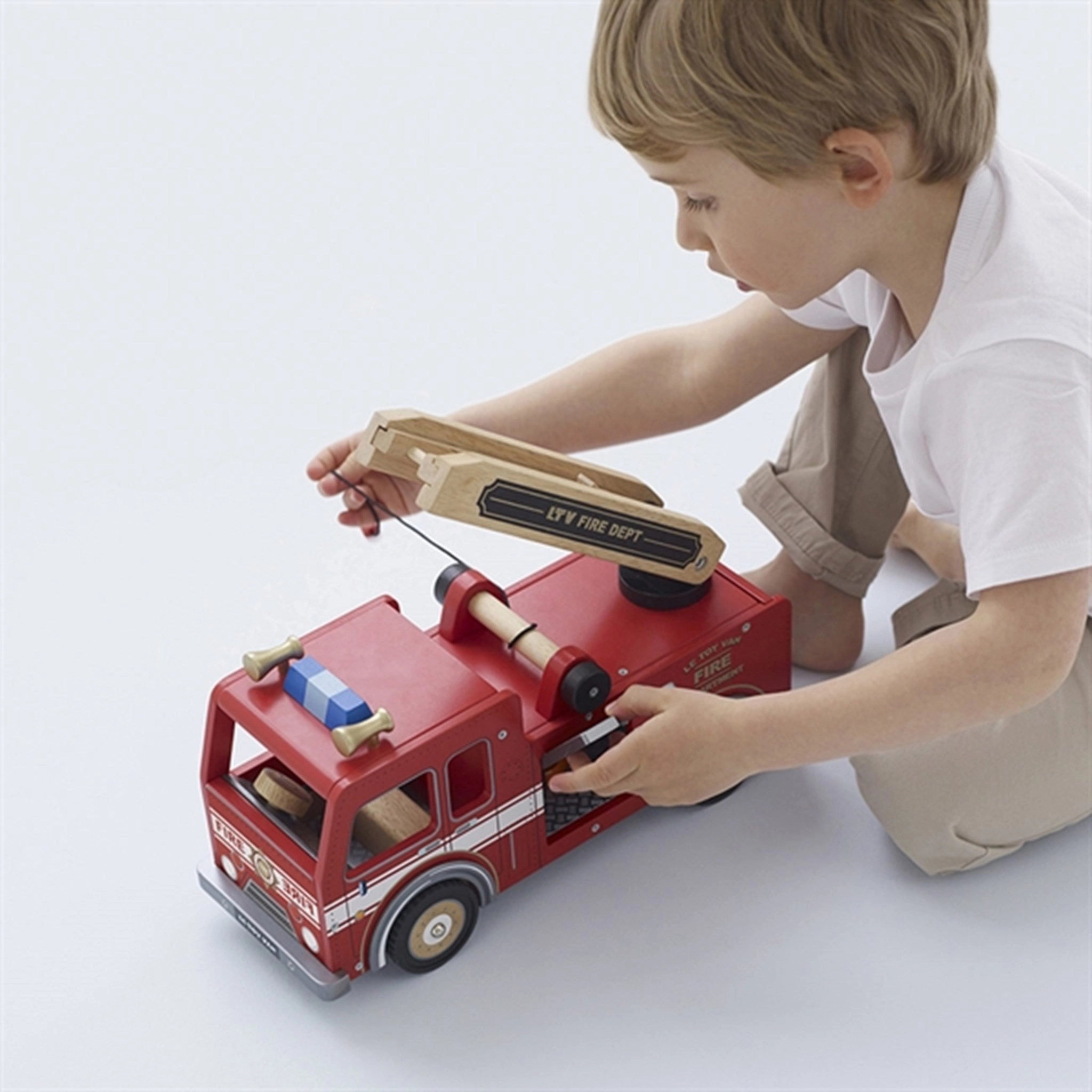 Le Toy Van Fire Engine Set