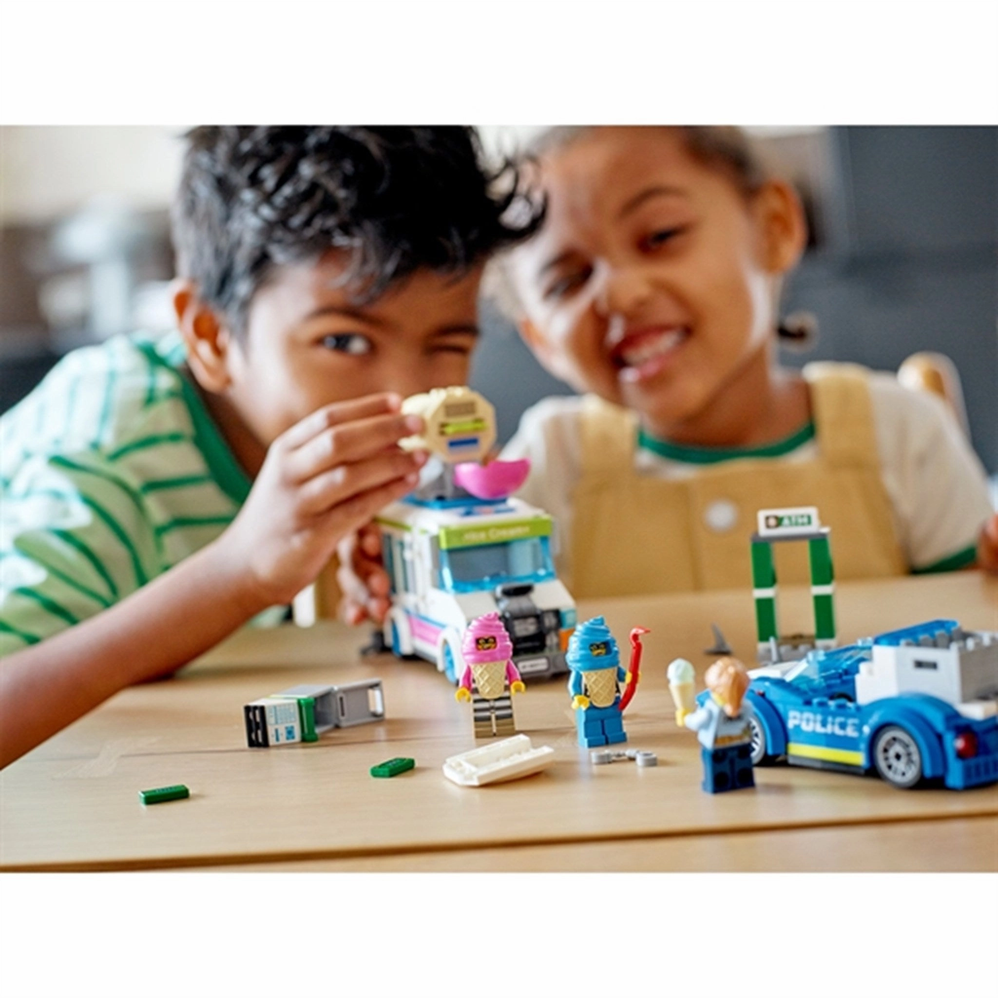 LEGO City Ice Cream Van Police Chase