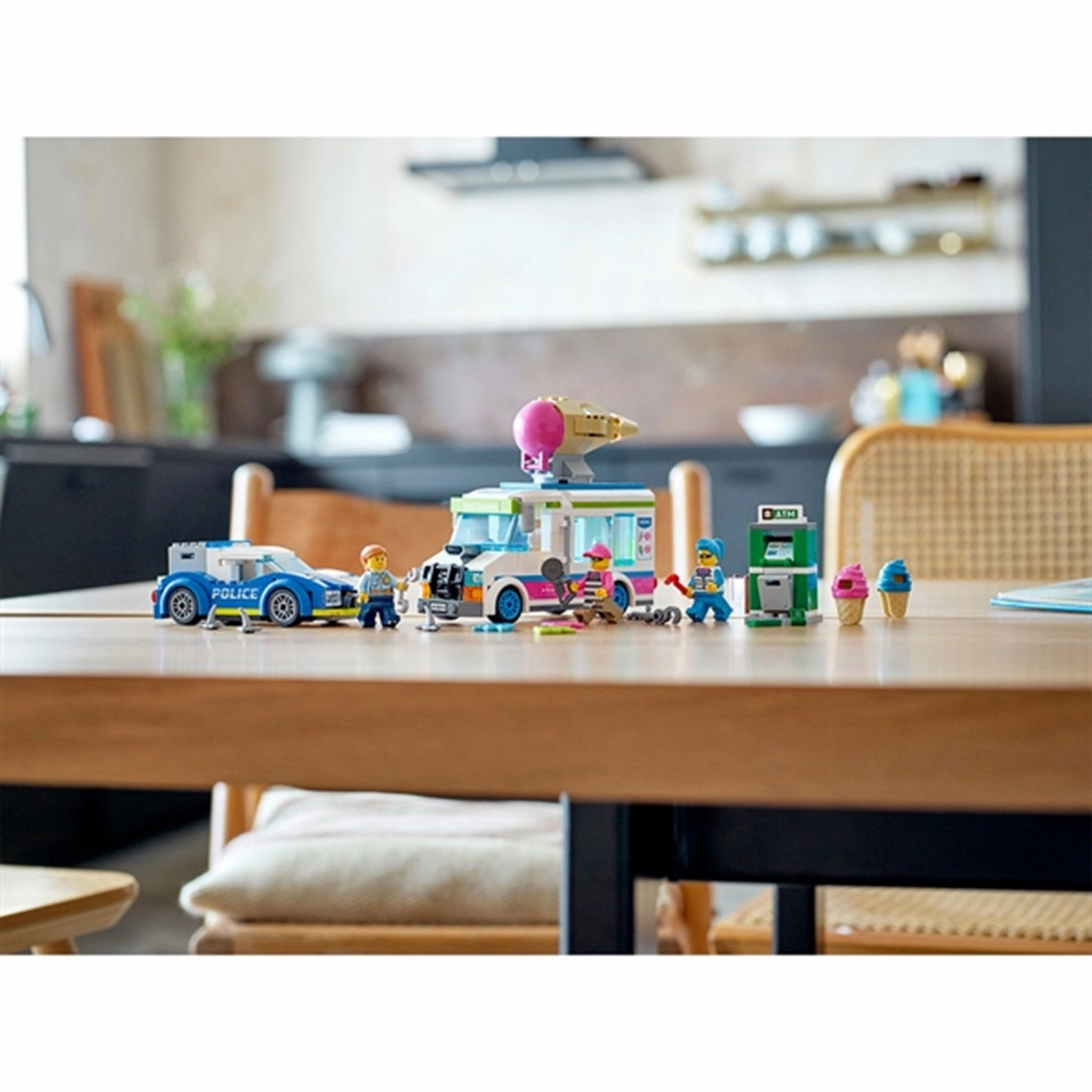LEGO City Ice Cream Van Police Chase