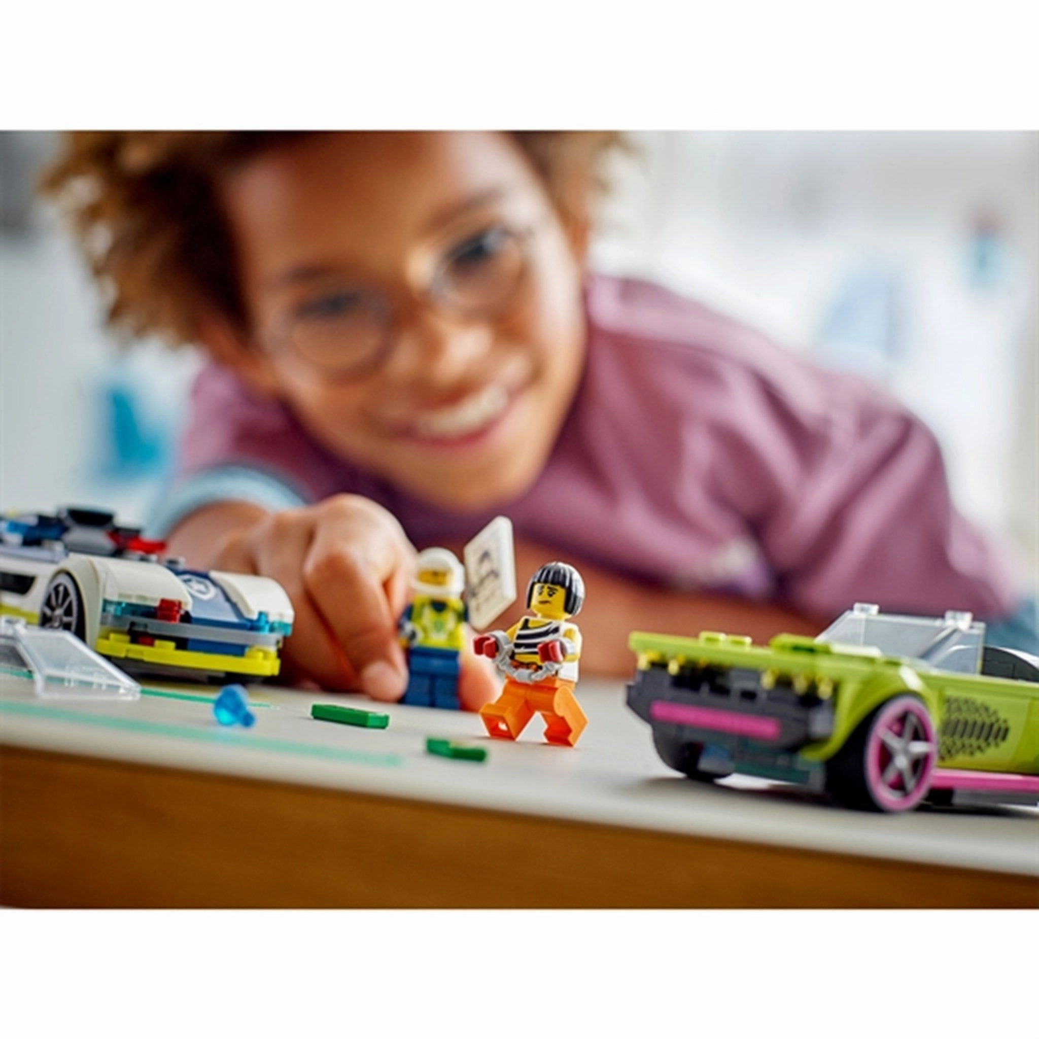 LEGO? City Police Car and Muscle Car Chase
