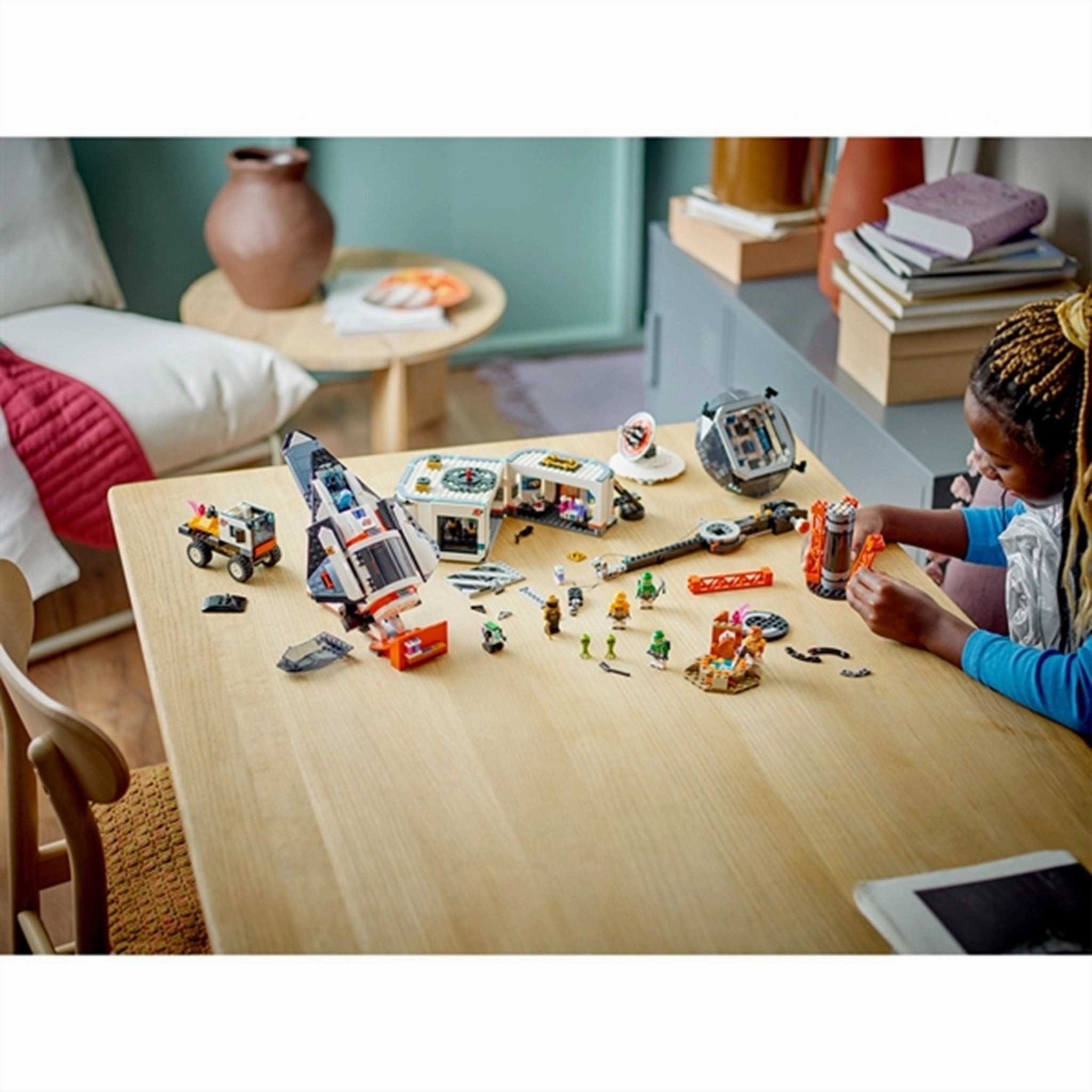 LEGO? City Space Base and Rocket Launchpad