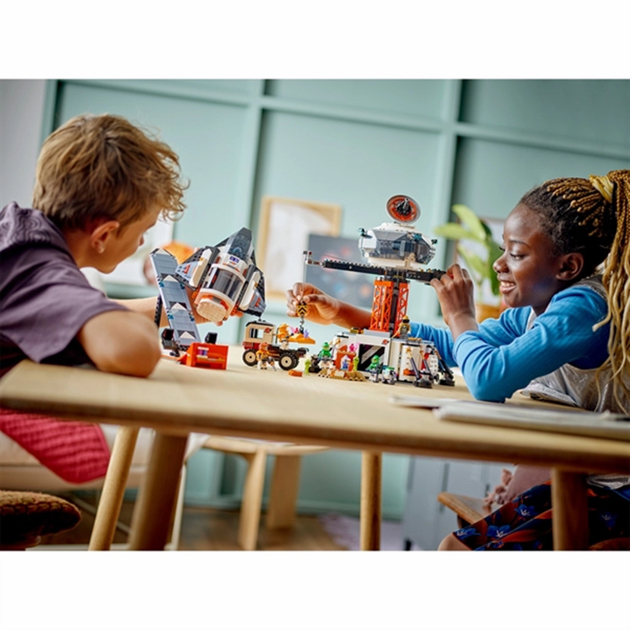 LEGO? City Space Base and Rocket Launchpad