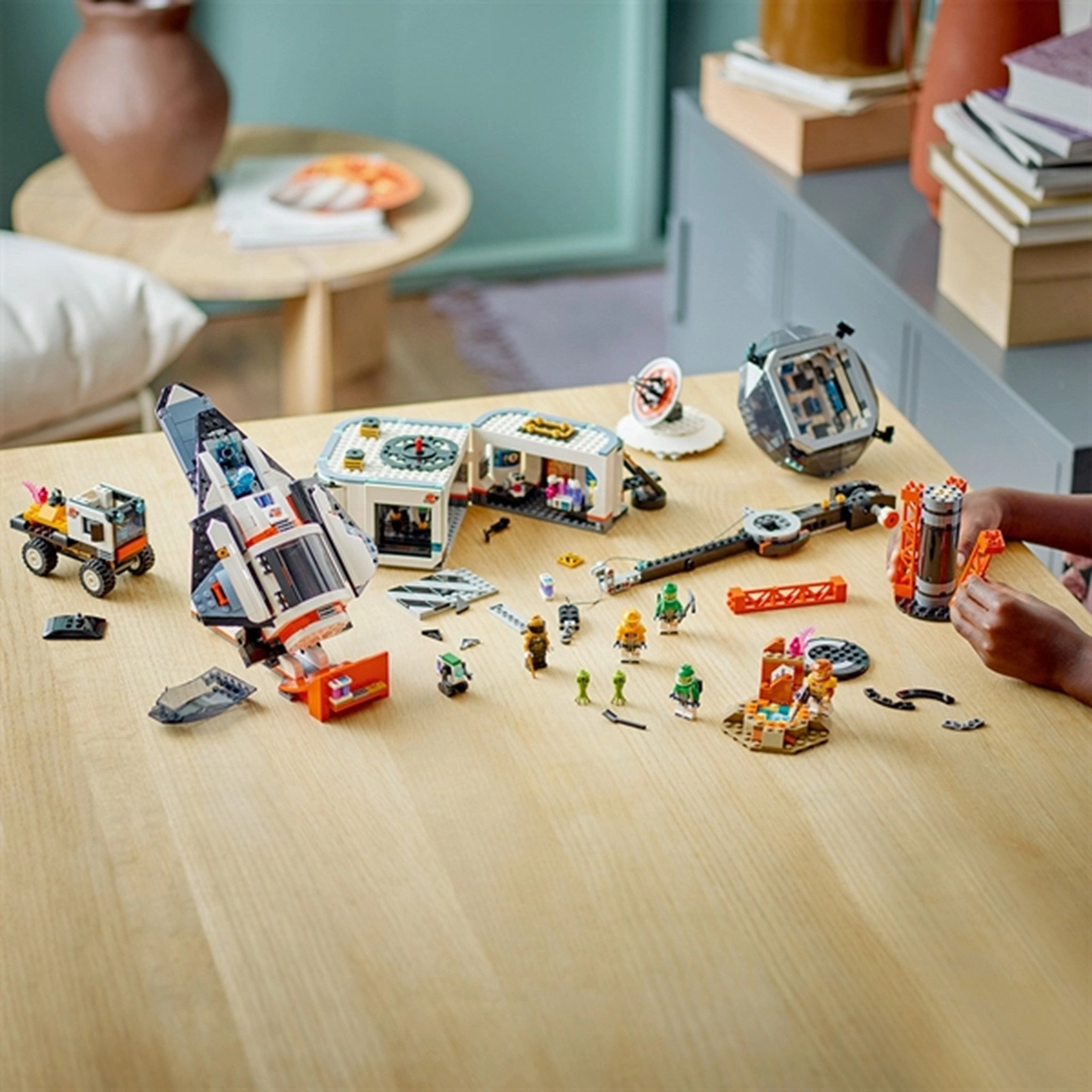 LEGO? City Space Base and Rocket Launchpad