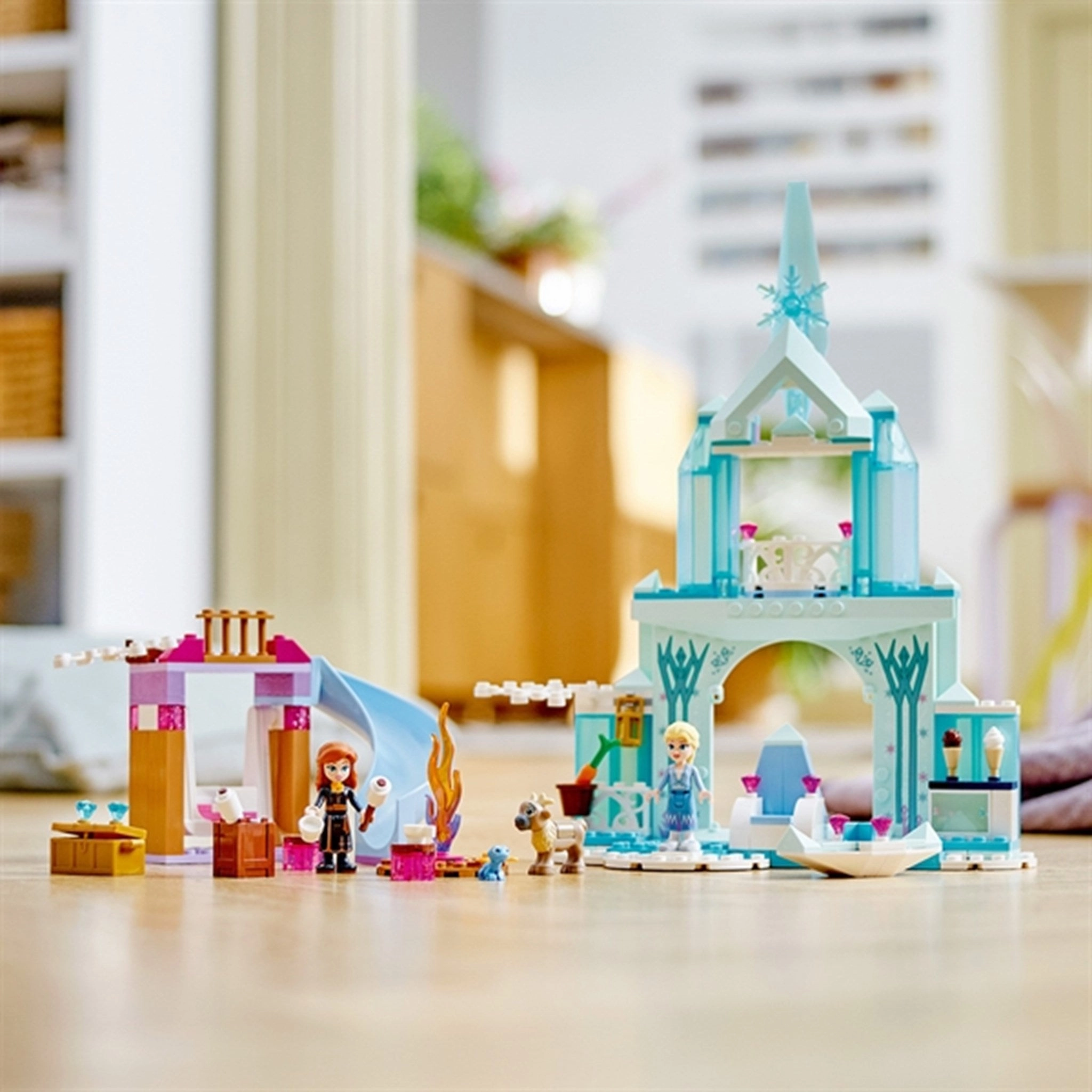 LEGO? Disney? Elsa's Frozen Castle