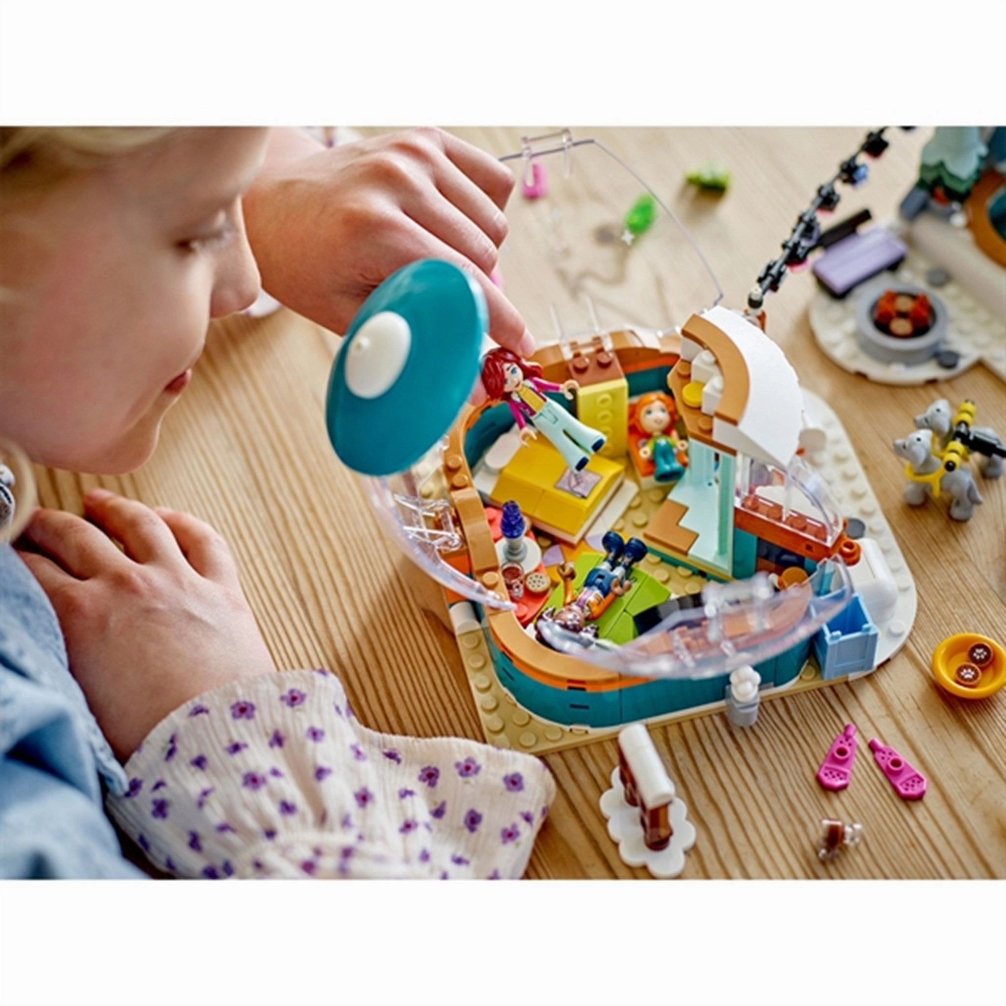 LEGO Friends Igloo Holiday Adventure