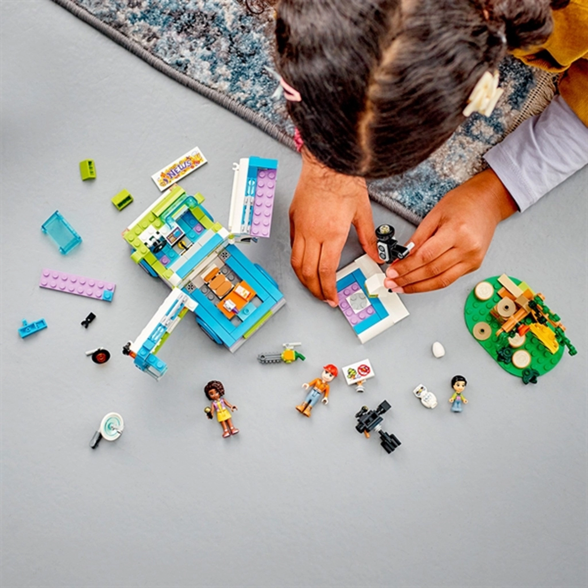 LEGO Friends Newsroom Van