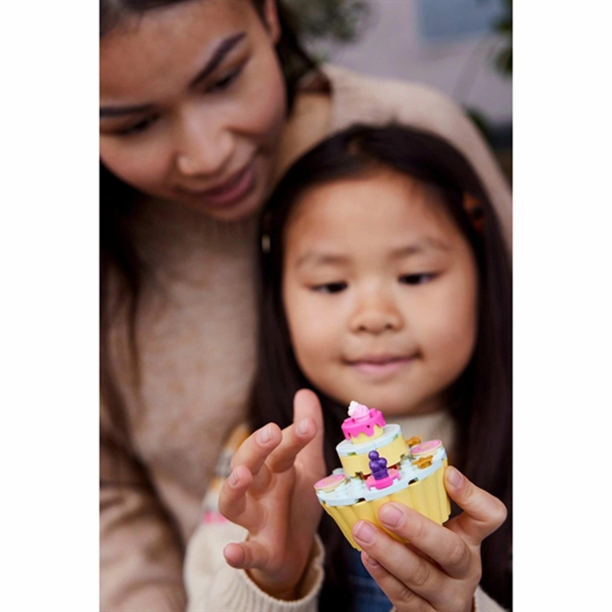 LEGO Gabby's Dollhouse Bakey with Cakey Fun