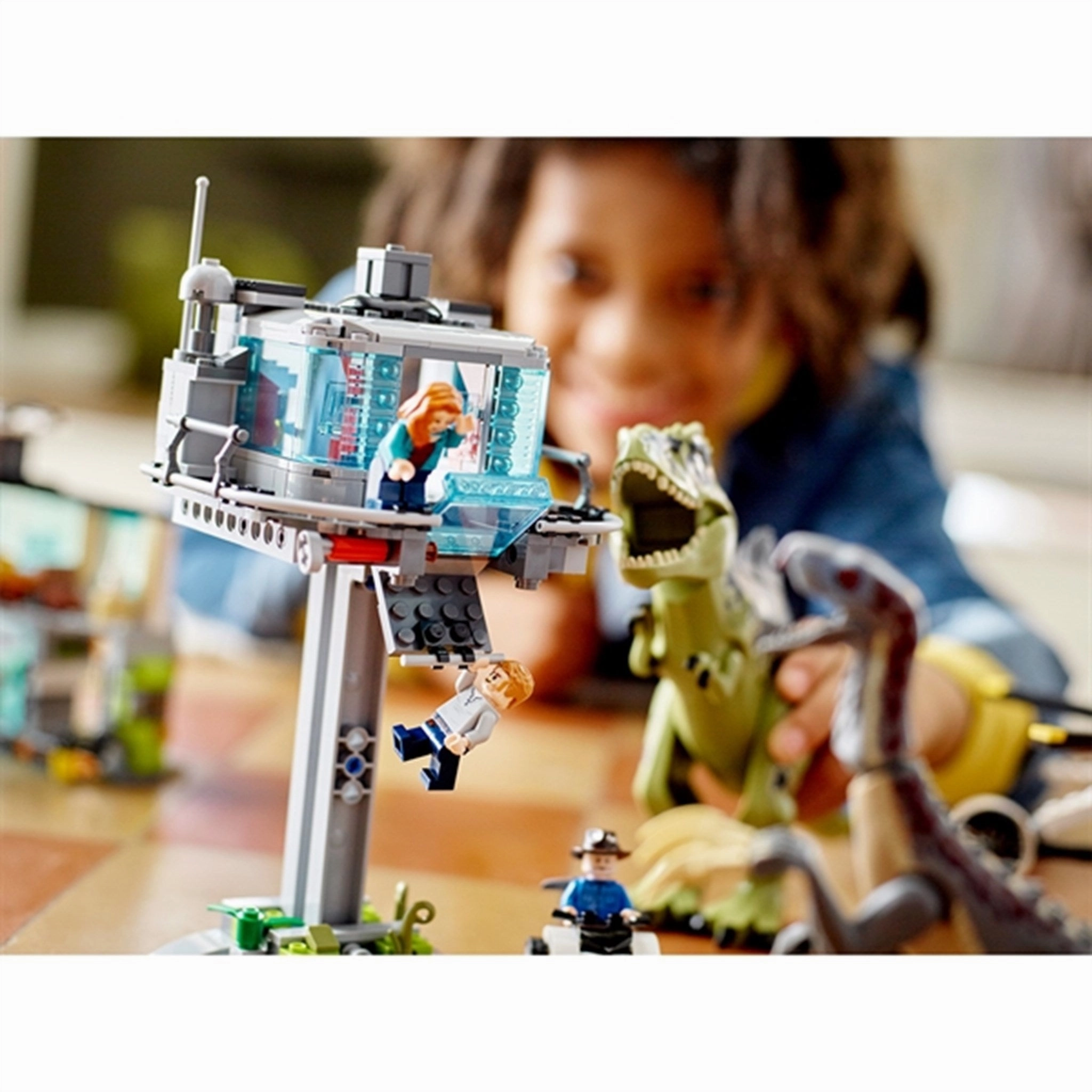 LEGO Jurassic World?Giganotosaurus & Therizinosaurus Attack