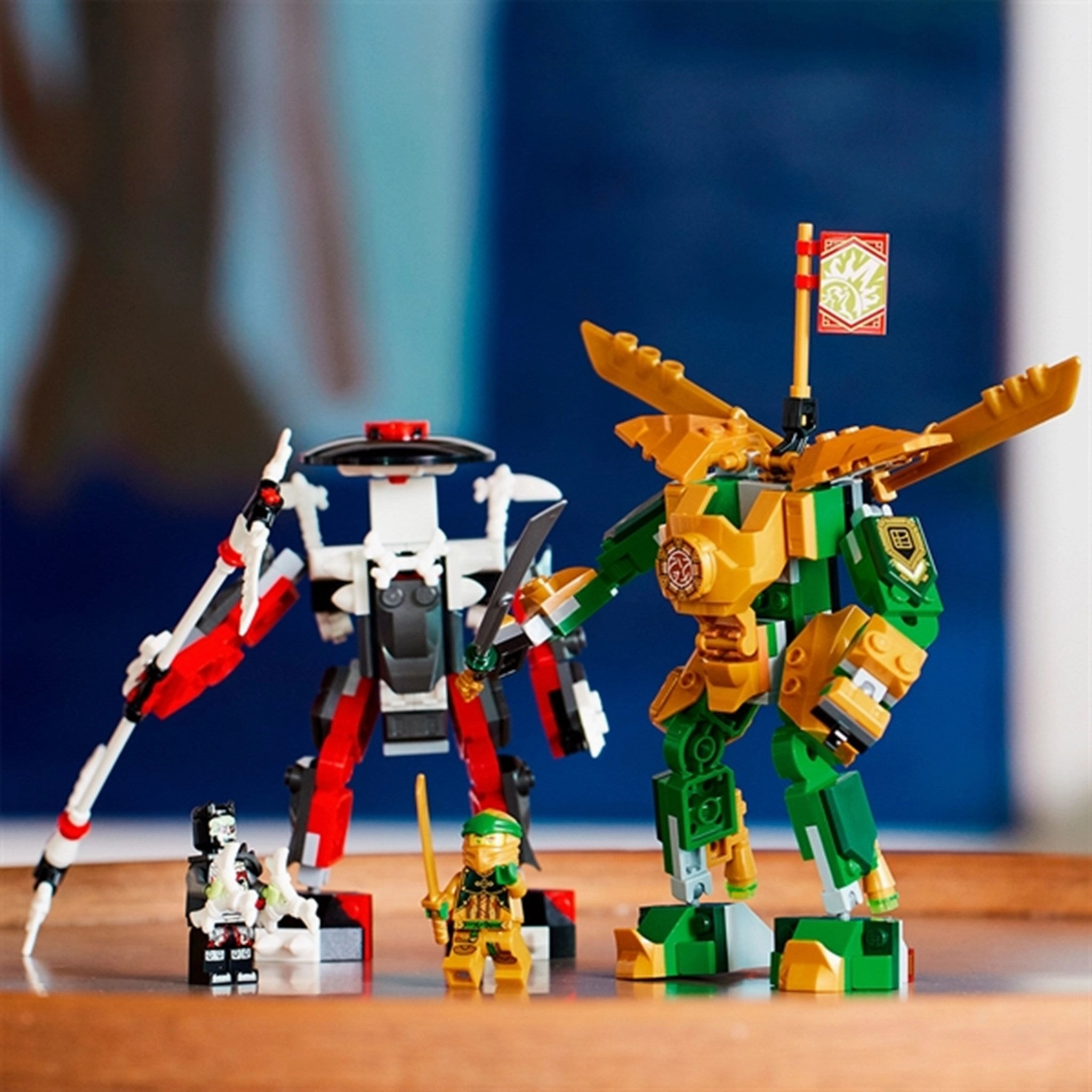 LEGO NINJAGO Lloyds Mech Battle EVO