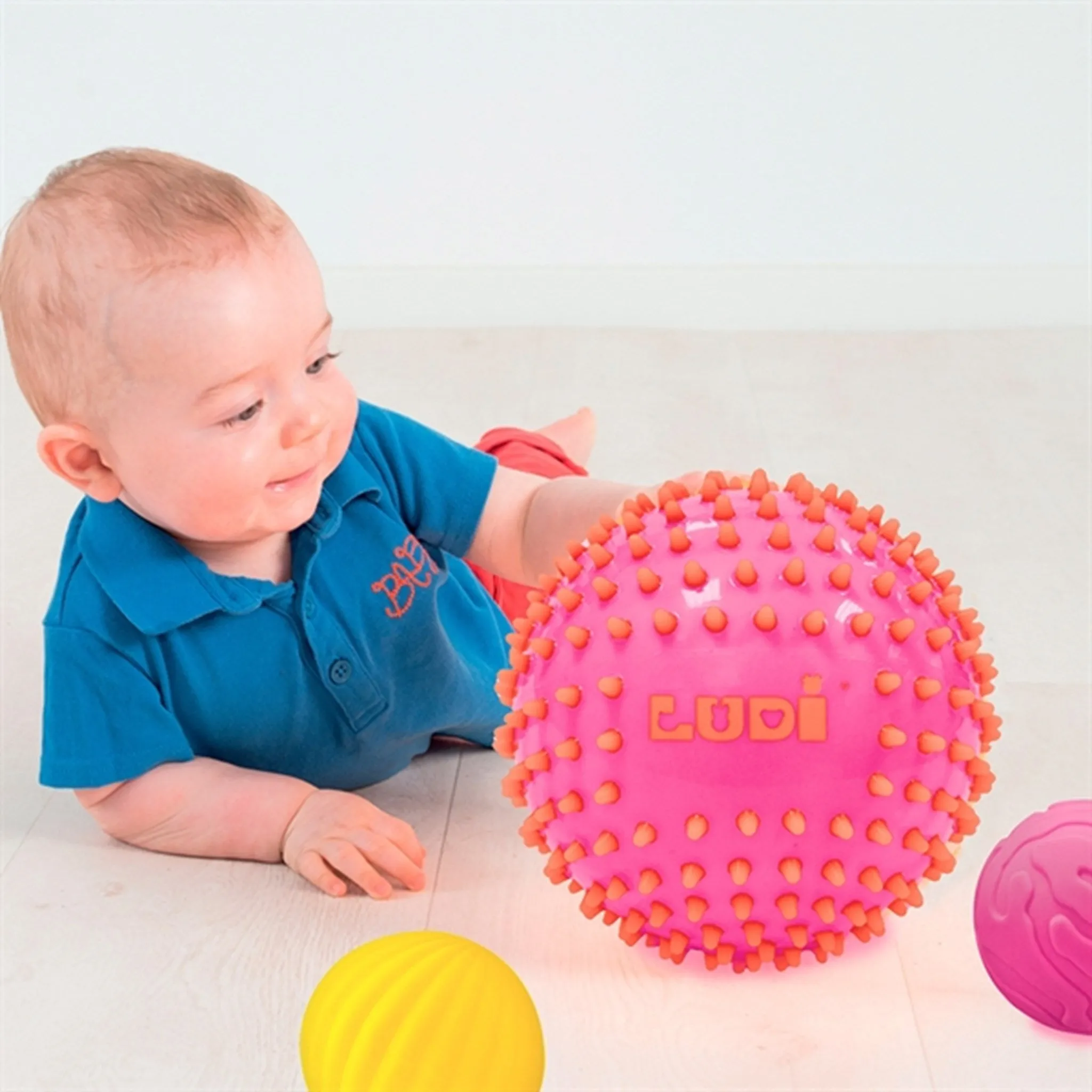 LUDI Sensory Balls 3 pcs Pink
