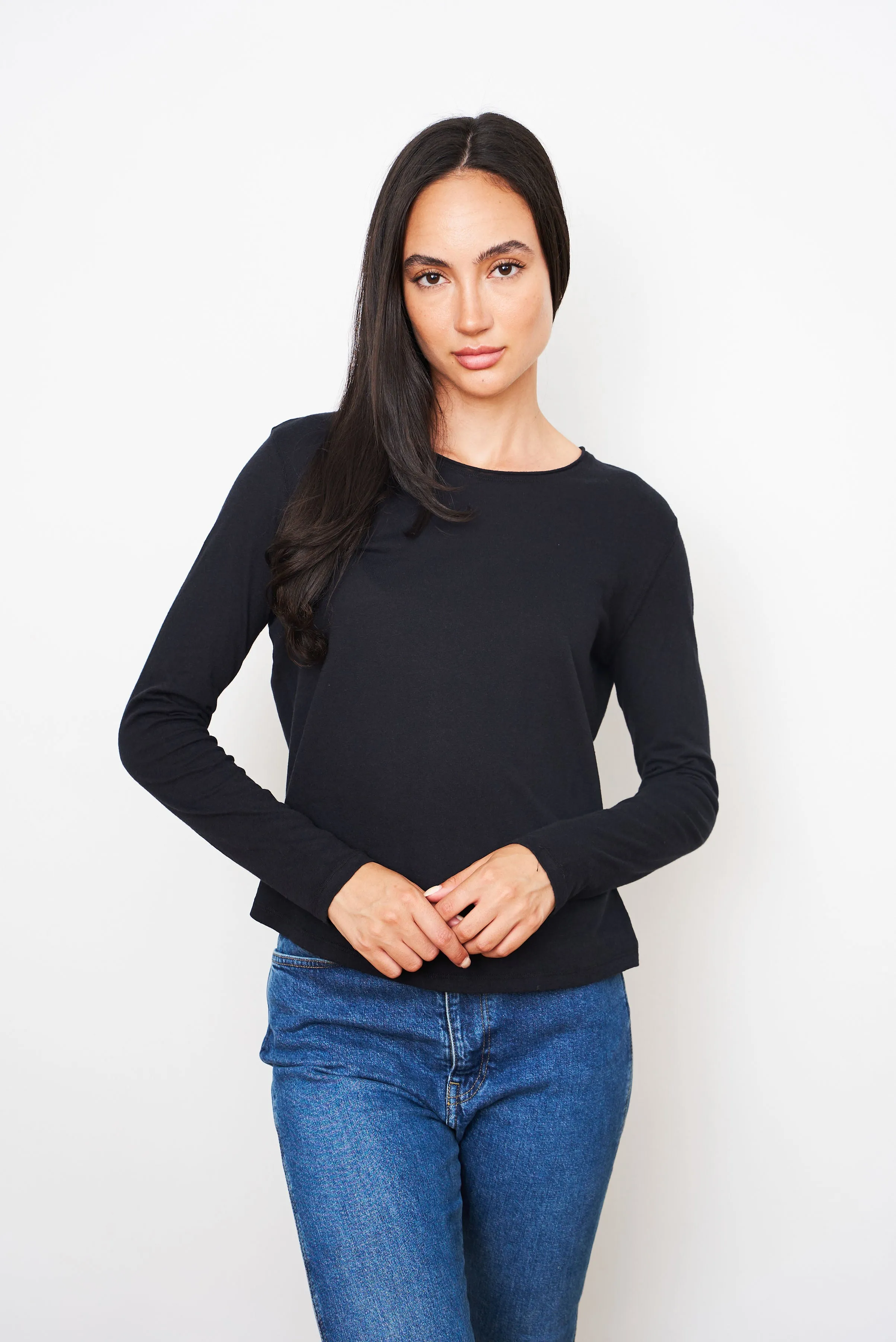 Majestic Cotton/Cashmere Long Sleeve Crewneck in Noir/Black