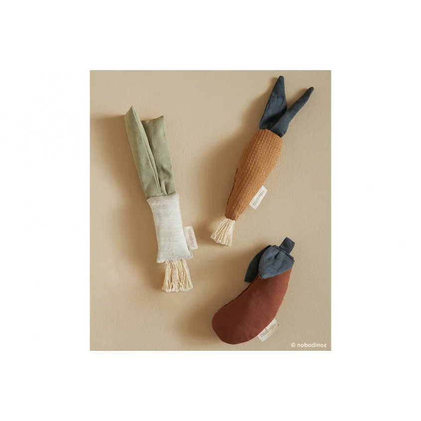 nobodinoz Organic Aubergine Rattle