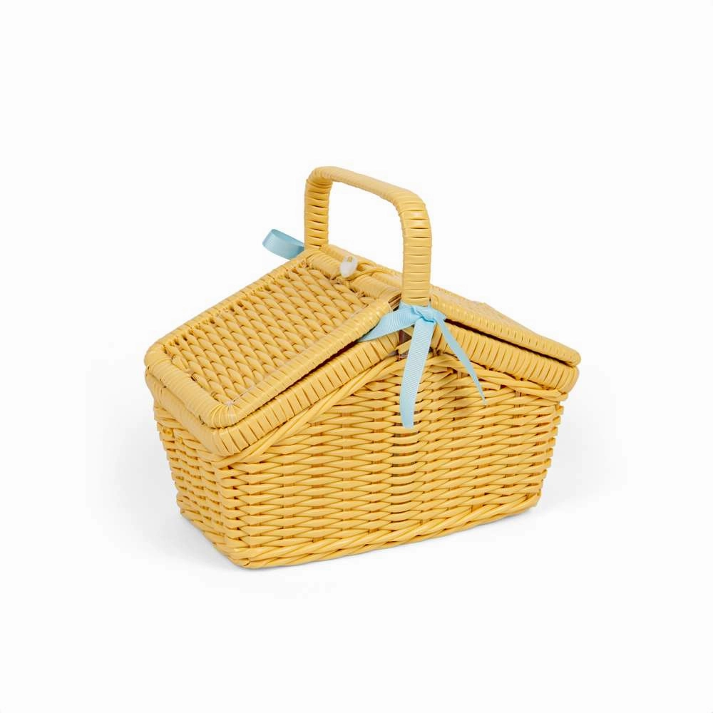 Picnic Set in Yellow Basket