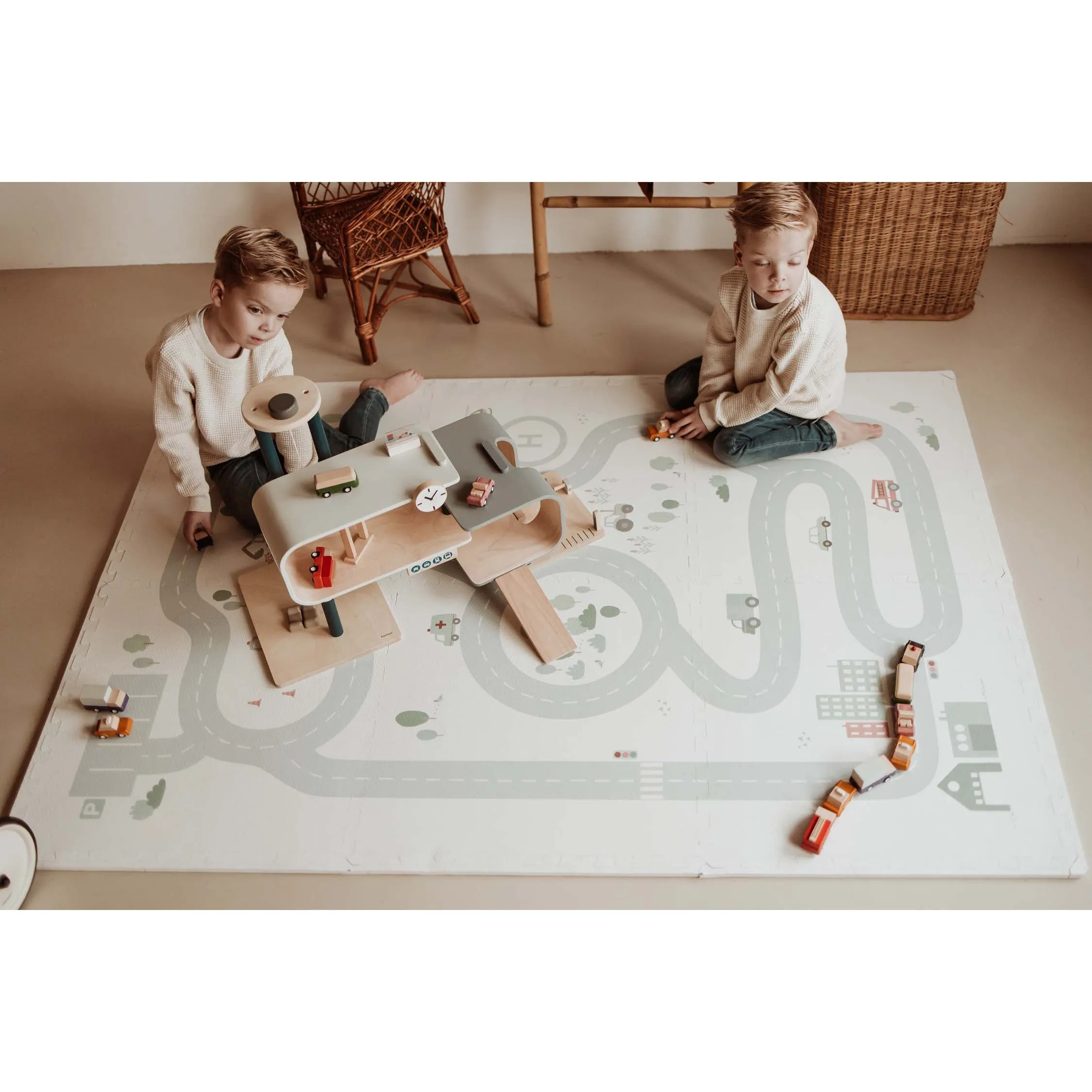 Play&Go EEVAA 3-in-1 Reversible Puzzle Playmat - Road Map - 120x180cm