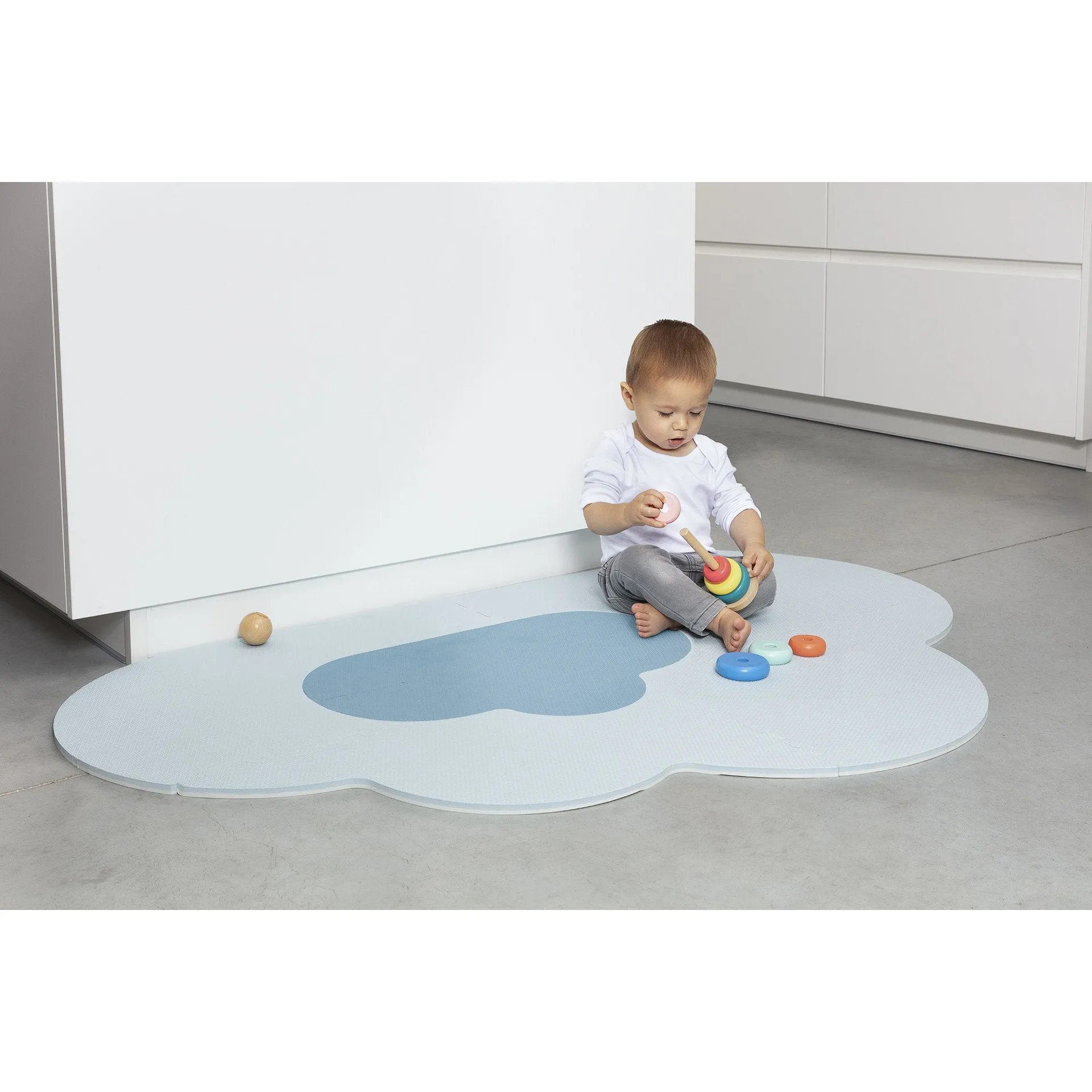 Quut Playmat - Head In The Clouds (S - 145 x 90cm) - Dusty Blue