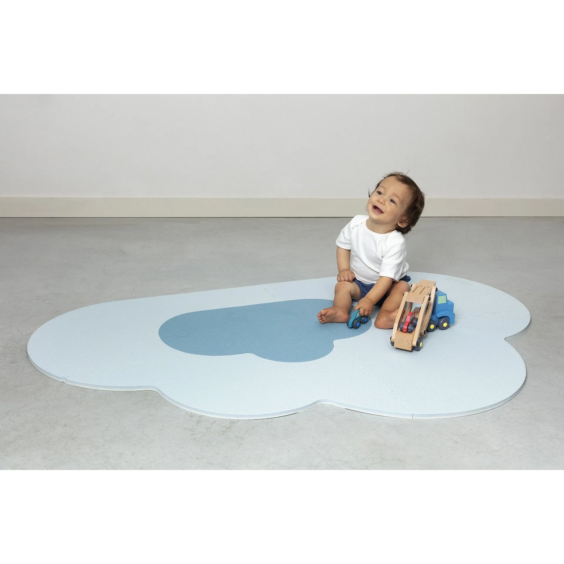 Quut Playmat - Head In The Clouds (S - 145 x 90cm) - Dusty Blue