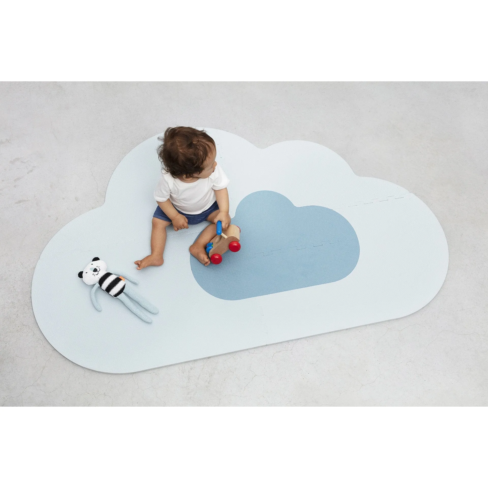 Quut Playmat - Head In The Clouds (S - 145 x 90cm) - Dusty Blue