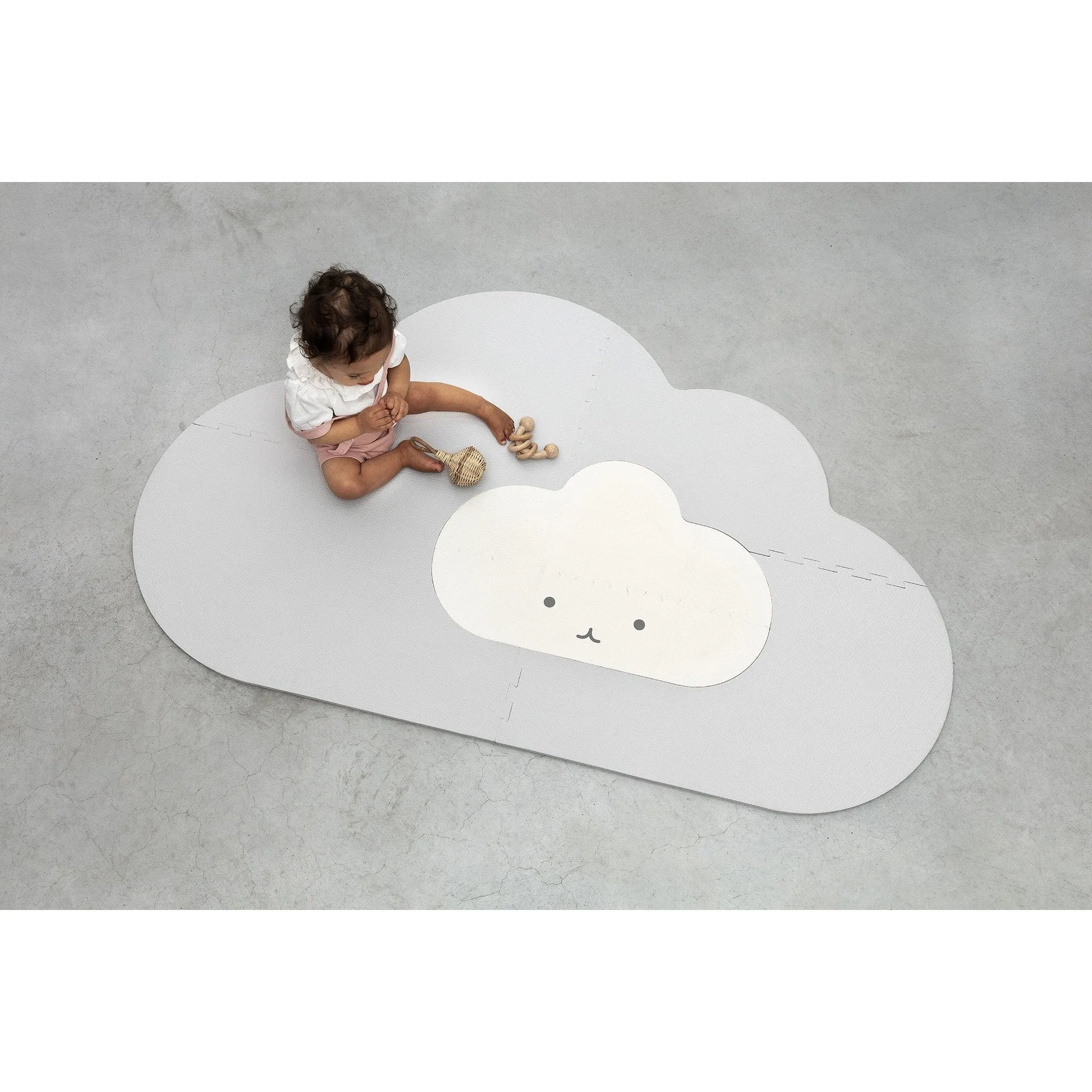 Quut Playmat - Head In The Clouds (S - 145 x 90cm) - Pearl Grey