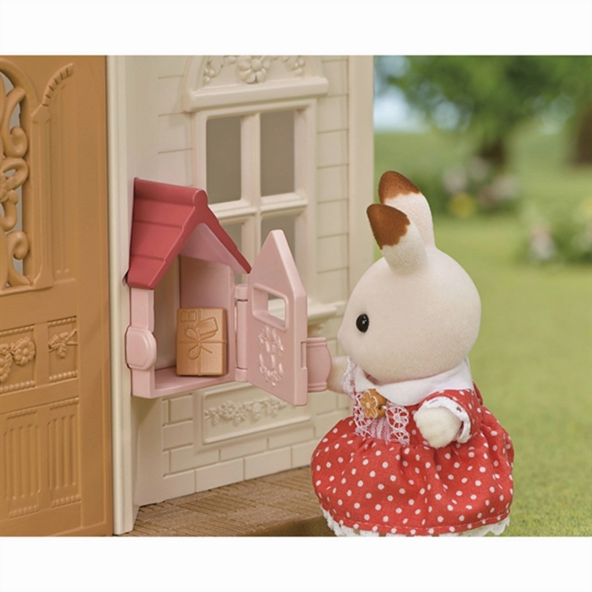 Sylvanian Families Red Roof Cosy Cottage