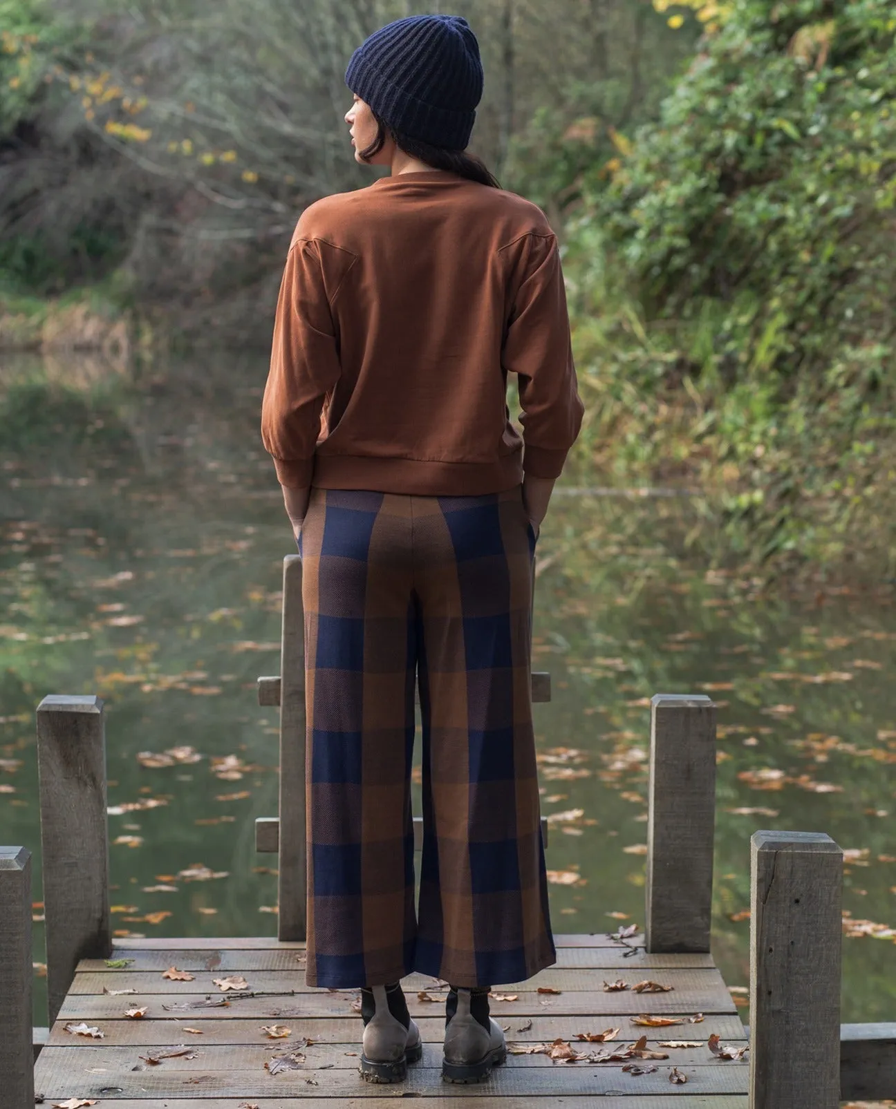 Thorne-Cay Organic Cotton Knitted Check Trouser in Walnut and Night Sky Check