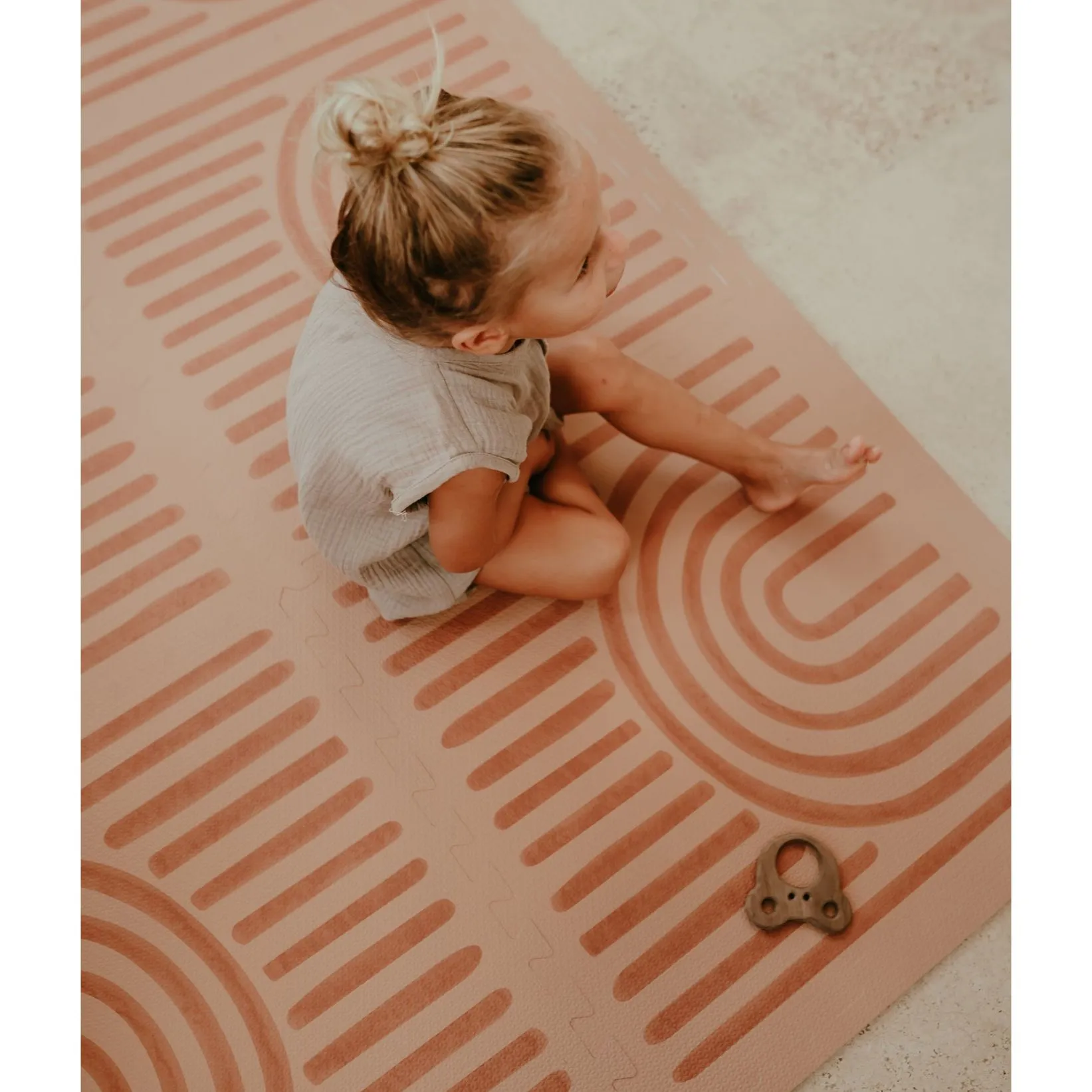 Toddlekind Prettier Playmat  - Linear Camel 120x180cm - 612