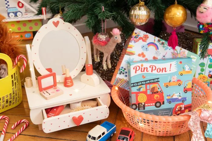 Wooden Toy - Mini Dressing Table - Terracotta Hearts